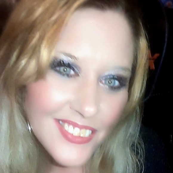 Meet the Posher Other - Meet your Posher, Amber